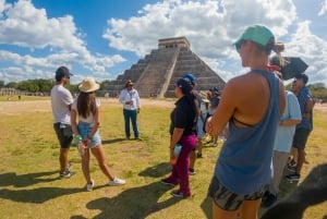 Tour Privado a Medida de las Ruinas Mayas de Cancún | Mayan Explorer