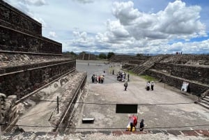 Private family tour to Teotihuacán from your accommodation