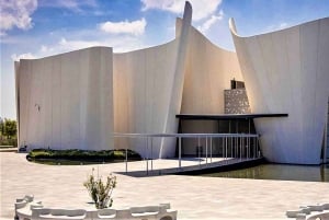 Puebla: Hop-on Hop-off City Tour and Aquarium Michín