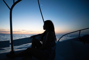 Puerto Escondido: Sunrise and Dolphin Watching Tour