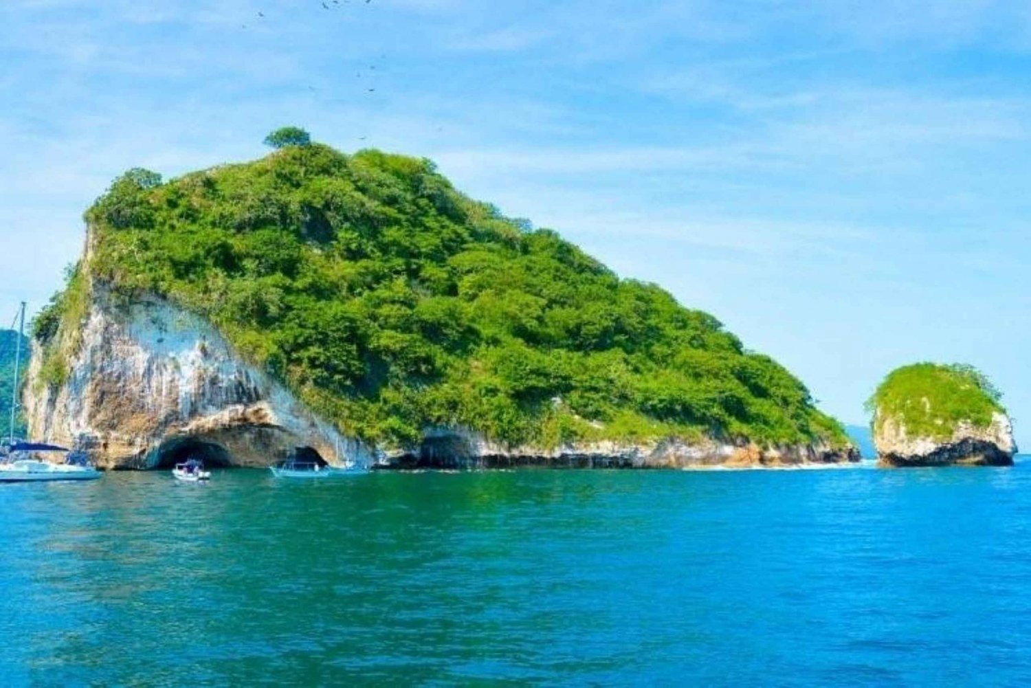 Puerto Vallarta: Catamaran Cruise with Snorkeling and Lunch