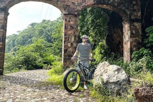 Puerto Vallarta: Aventura en E-Bike por el Centro y la Montaña