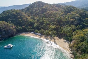 Puerto Vallarta: Luxury Sailing Trip with Snorkel