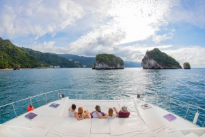 Puerto Vallarta: Luxury Yacht Tour with Lunch and Open Bar