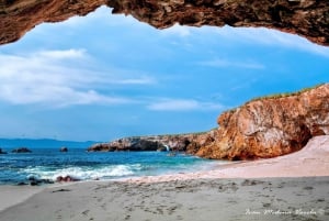 Excursión a las Islas Marietas con Playa Nopalera - Barra libre