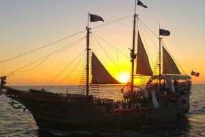 Puerto Vallarta: Crucero Pirata con Cena, Espectáculo y Barra Libre