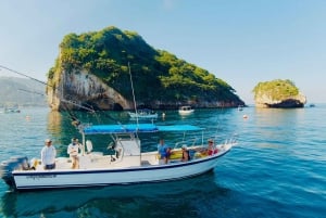 Puerto Vallarta: Private Fishing Adventure 30 ft Superpanga