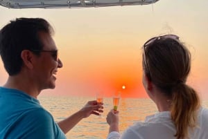 Puerto Vallarta: Sunset Cruise Aboard a Private Yacht