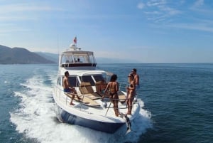 Puerto Vallarta: Crucero al atardecer a bordo de un yate privado