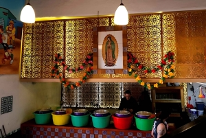 Pulque Bar Mexico: Typical Mexican Drink and Local Tacos