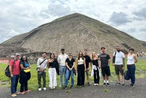 Piramides de Teotihuacán y Restaurante LA GRUTA (original)