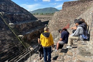 Piramides de Teotihuacán y Restaurante LA GRUTA (original)