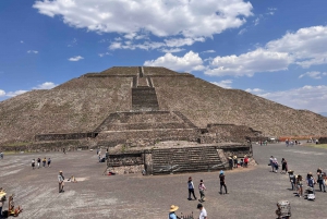 From Mexico City: Pyramids of Teotihuacan Private Tour