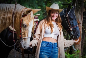 Cabalga con charros mexicanos: una aventura vaquera en la Ciudad de México