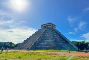 Riviera Maya: Cobá y Chichén Itzá con Cenote y Comida