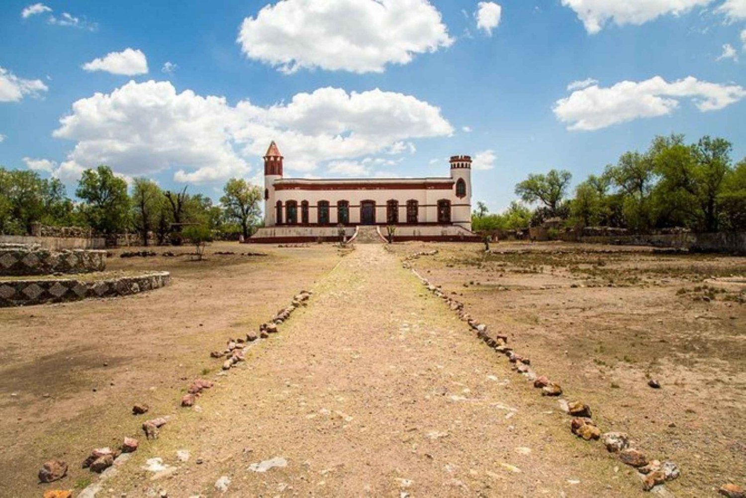 San Miguel de Allende:Mineral de Pozos y Excursión a la Mina Abandonada