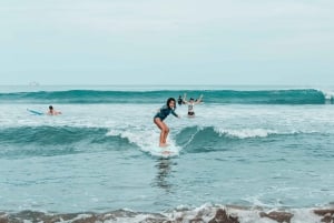 Sayulita: Private Surf Lesson women instructor