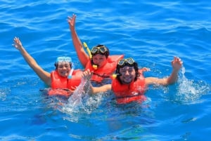 Shared Snorkeling Catamaran with Open Bar & Music- Los Cabos