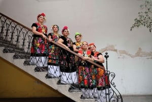 Show off your beauty wearing a typical Oaxacan costume + photo session