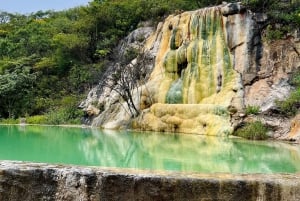 Oaxaca: Excursión a las Cascadas y Pozas Petrificadas de Hierve el Agua