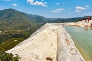 Oaxaca: Excursión a las Cascadas y Pozas Petrificadas de Hierve el Agua