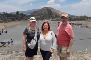 Teotihuacan & Basilica de Guadalupe: Private Tour from Mexico City