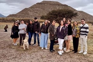 Teotihuacan & Basilica de Guadalupe: Tour privado con Comida