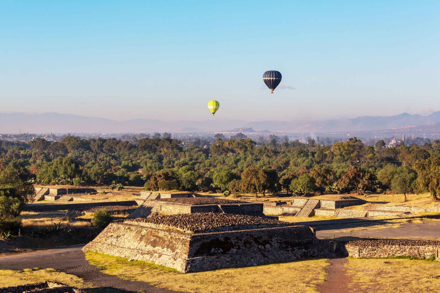 Teotihuacán: Vuelo Exclusivo en Globo solo Para ti y tu Pareja