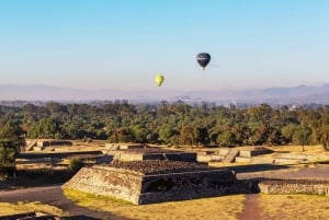 Teotihuacán: Vuelo Exclusivo en Globo solo Para ti y tu Pareja