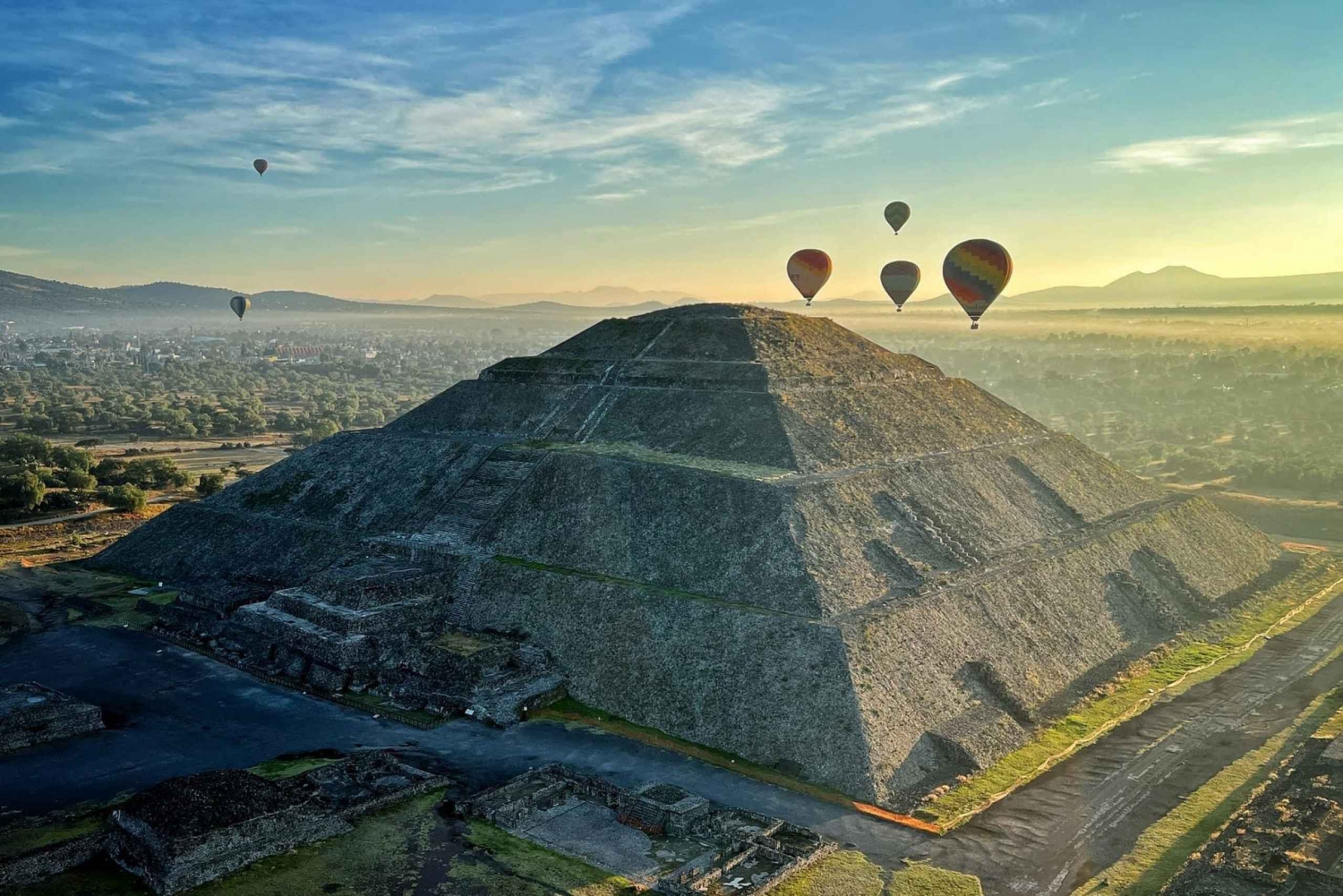 Teotihuacan: Vuelo en globo con transporte y tiempo libre