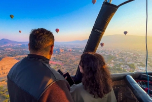 Teotihuacan: Paseo en Globo Aerostático con Desayuno y Transporte