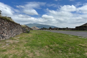 Teotihuacan is more than 2 big pyramids it's a whole culture
