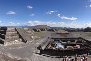 Teotihuacán, Plaza de las Tres Culturas, and Acolman Tour
