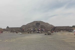 Teotihuacán, Plaza de las Tres Culturas y Recorrido por Acolman