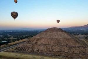 Teotihuacán: Paseo en Globo Privado con Opción de Transporte