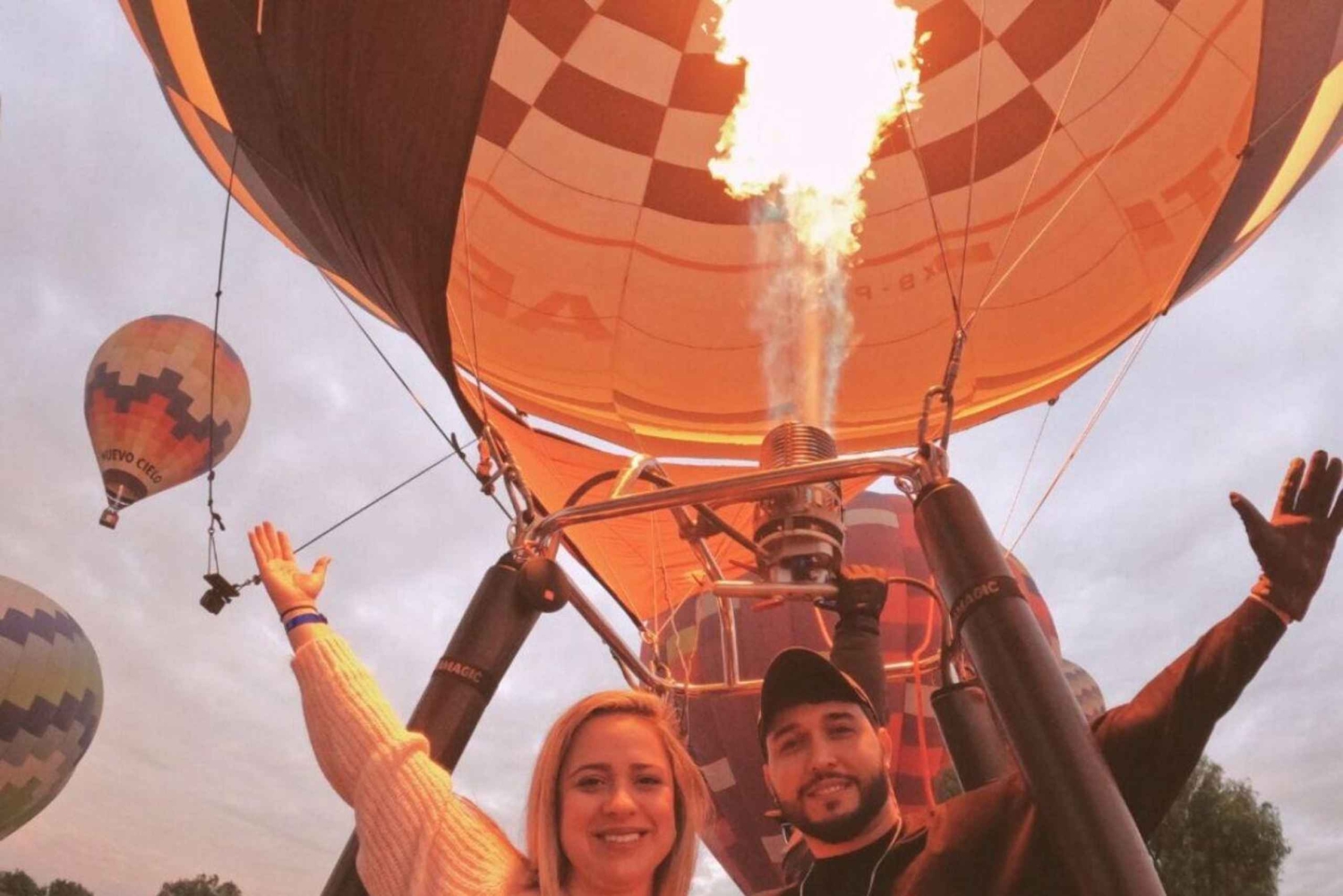 Teotihuacan: Private Romantic Balloon Flight for Couples