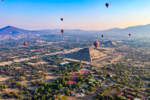 Teotihuacan: Private Romantic Balloon Flight for Couples