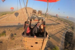 Teotihuacan: Private Romantic Balloon Flight for Couples