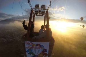 Teotihuacan: Private Romantic Balloon Flight for Couples