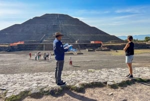 Teotihuacan Pyramids: Guided Tour with Entry Ticket Included