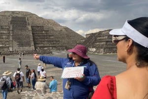 Teotihuacan Pyramids: Guided Tour with Entry Ticket Included