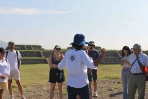 Teotihuacan Pyramids: Guided Tour with Entry Ticket Included