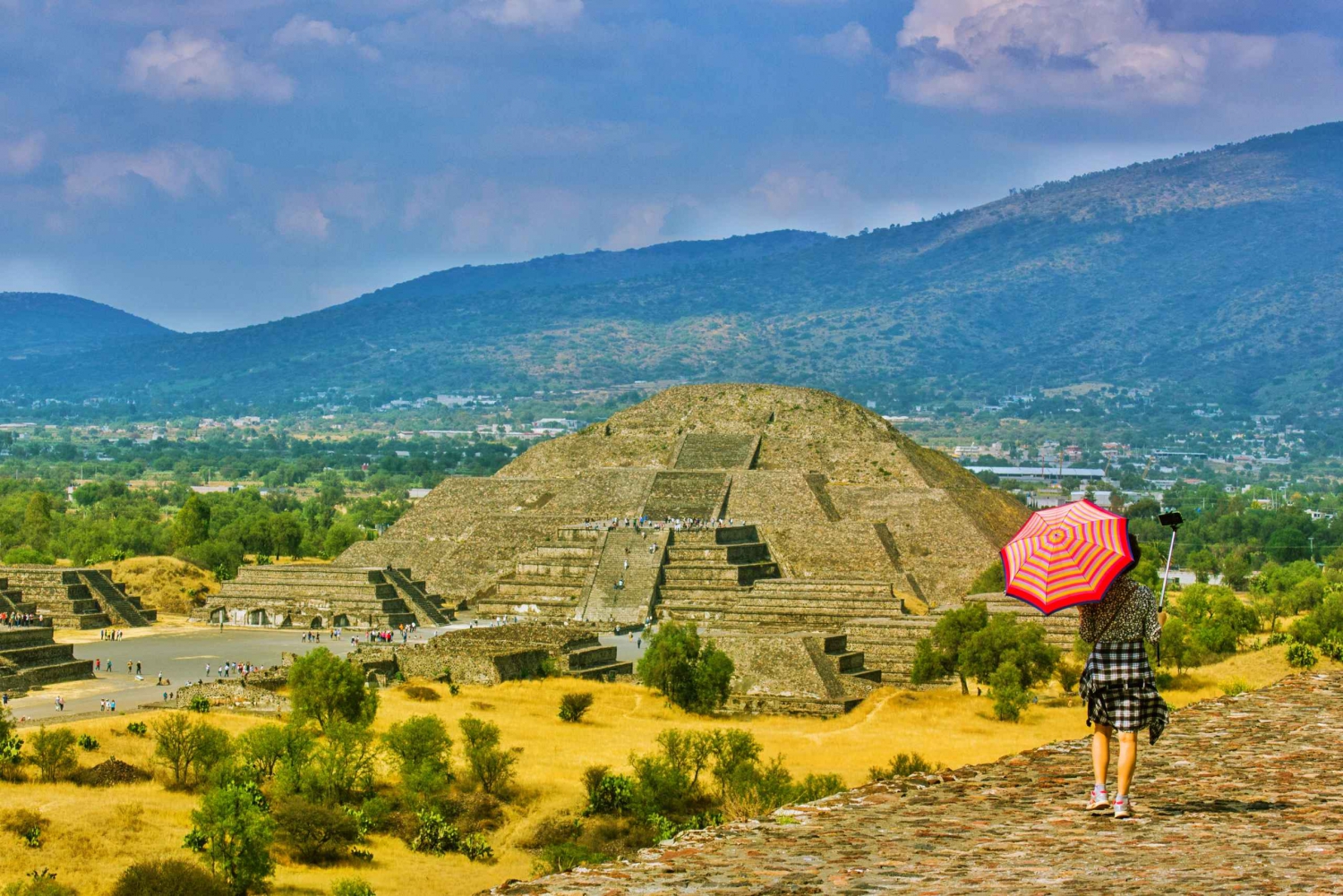 Teotihuacan Pyramids Guided Walking Tour - 2 hours