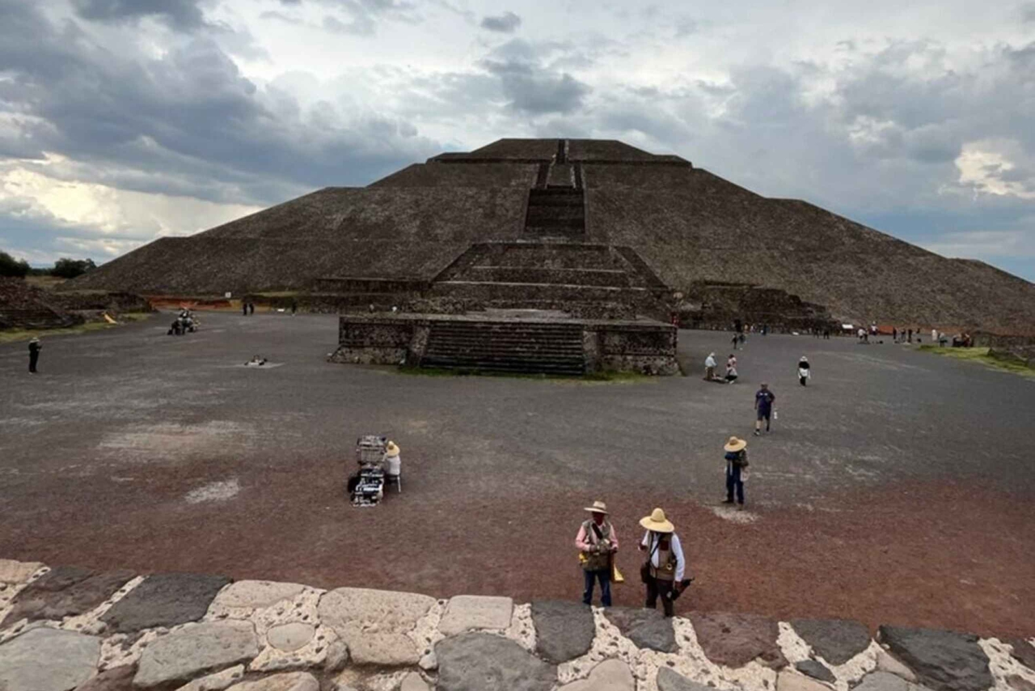 Teotihuacan VIP: Tour of the pyramids and Basilica of Guadalupe, tourist areas