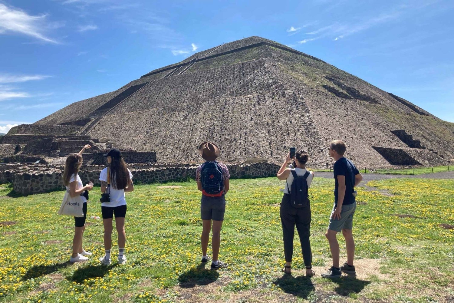Teotihuacan: tranportation, pyramids and caves