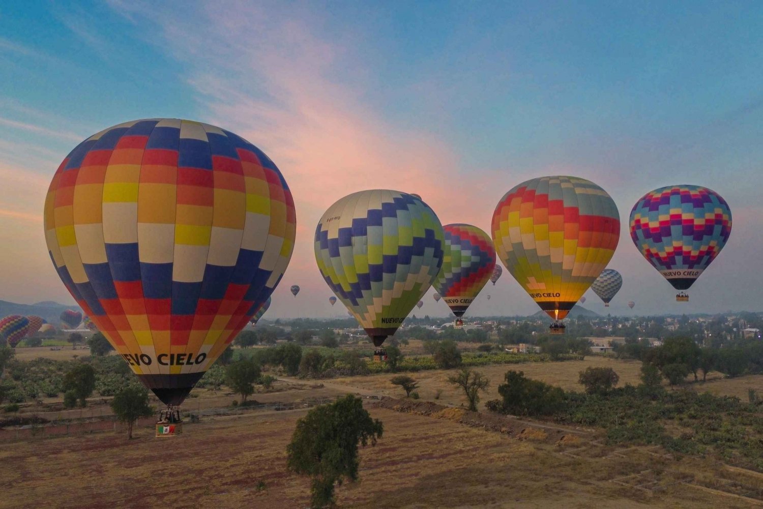 Mexico City: Teotihuacán Balloon Flight with Breakfast