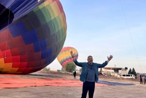 Teotihuacan vuelo en globo+servicio de recogida de CDMX+desayuno