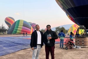 Teotihuacan vuelo en globo+servicio de recogida de CDMX+desayuno