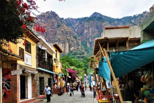 Tepoztlan: Las Estacas and Tepoztlan Tour