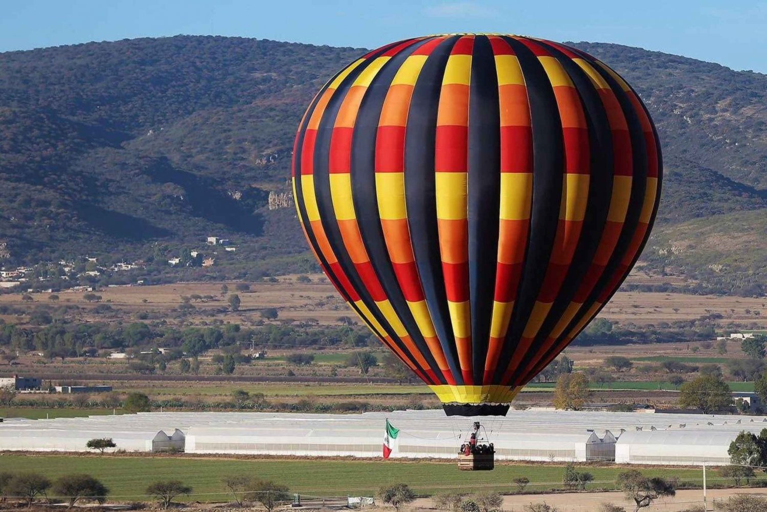 Tequisquiapan: Shared Hot Air Balloon Flight and Breakfast